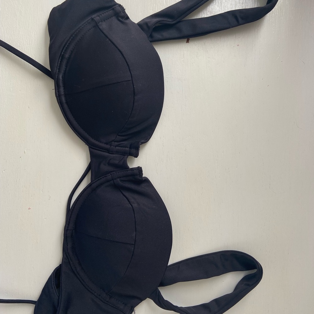 Black bikini top
